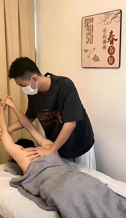 少妇三级淫片的相关介绍