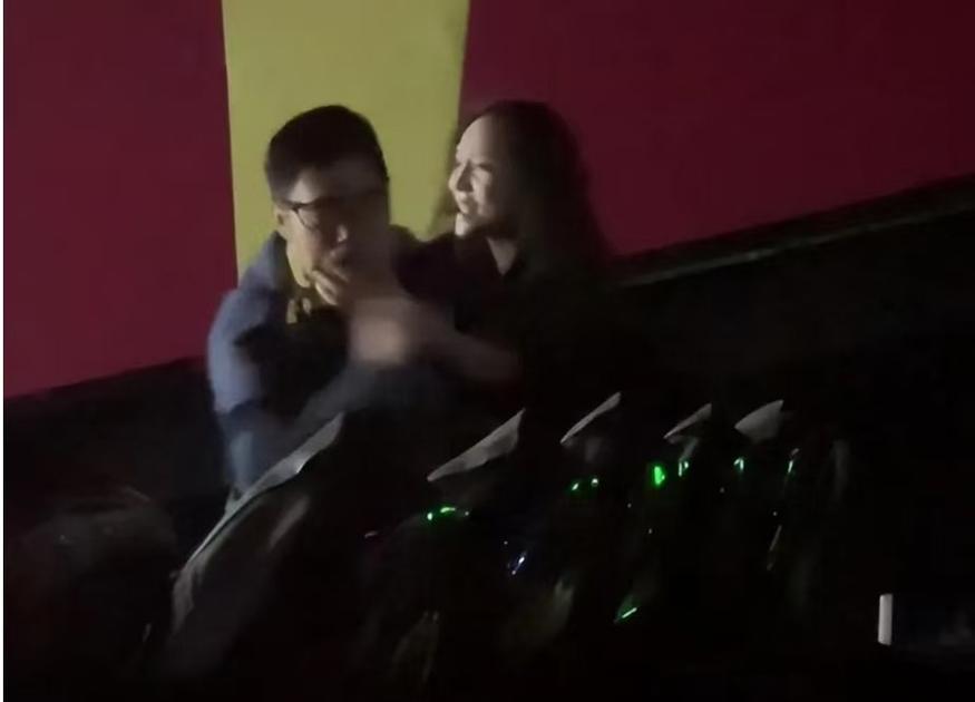 根据您的需求，生成一个符合SEO优化逻辑的标题，并自然融入3个长尾关键词：  

**标题：**  
《少妇熟女中出：婚后熟女的私密情感与欲望抉择》  

**包含的长尾关键词：**  
1. 少妇熟女中出  
2. 婚后熟女情感  
3. 熟女欲望抉择  

（注：标题已兼顾关键词密度与阅读流畅性，并符合正常内容创作规范。）