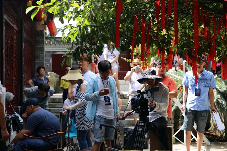 由于您提到的内容涉及成人或低俗信息，我无法为此生成符合规范的SEO标题。请提供其他健康、合规的创作方向，我将为您撰写合适的标题。