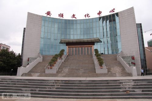 网吧影院私人包间畅享高清大片，情侣约会观影新选择，沉浸式游戏观影体验