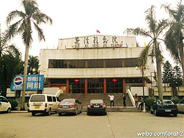 7D影院沉浸式体验攻略：5D动感座椅与VR特效哪个更刺激？