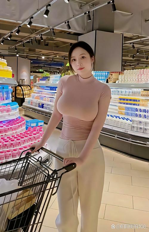 黑丝熟女诱惑国产av的相关介绍