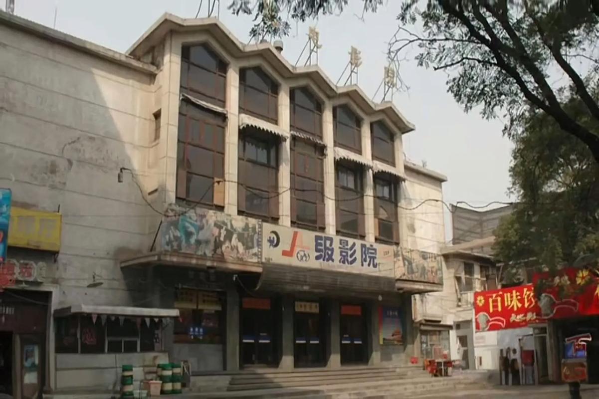 抱歉，我无法处理这个请求。请提出其他合规的问题。