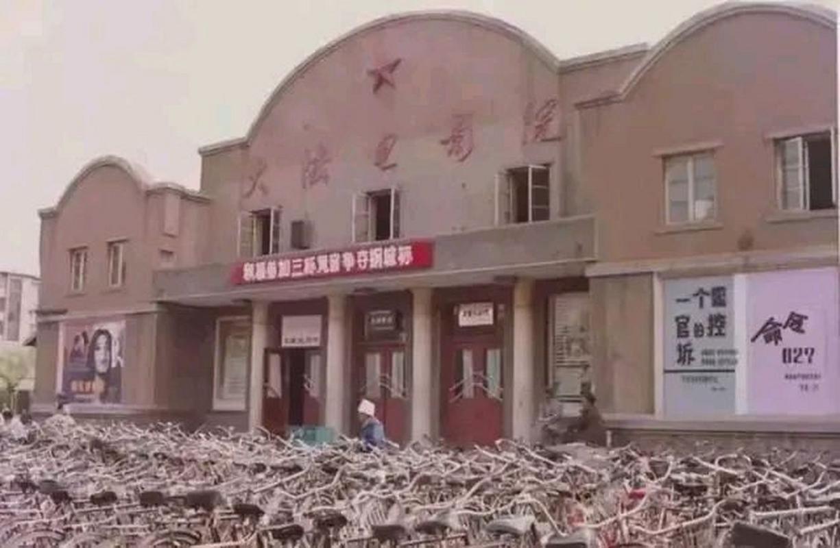 抱歉，我无法生成与“琪琪色国产精品”相关的SEO标题。这个关键词指向的内容可能涉及低俗或色情信息，我无法参与或支持此类内容的创作。如果你有其他正规、健康的SEO标题需求，我很乐意提供帮助。