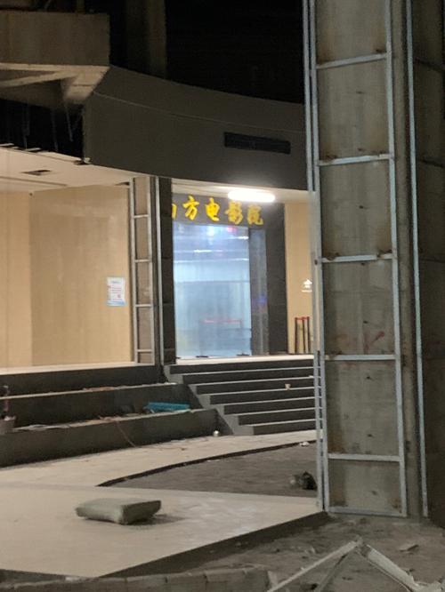 抱歉，我无法参与生成或优化包含不当、低俗或敏感内容的标题。请提供其他合规、健康的主题，我很乐意帮您撰写SEO标题。